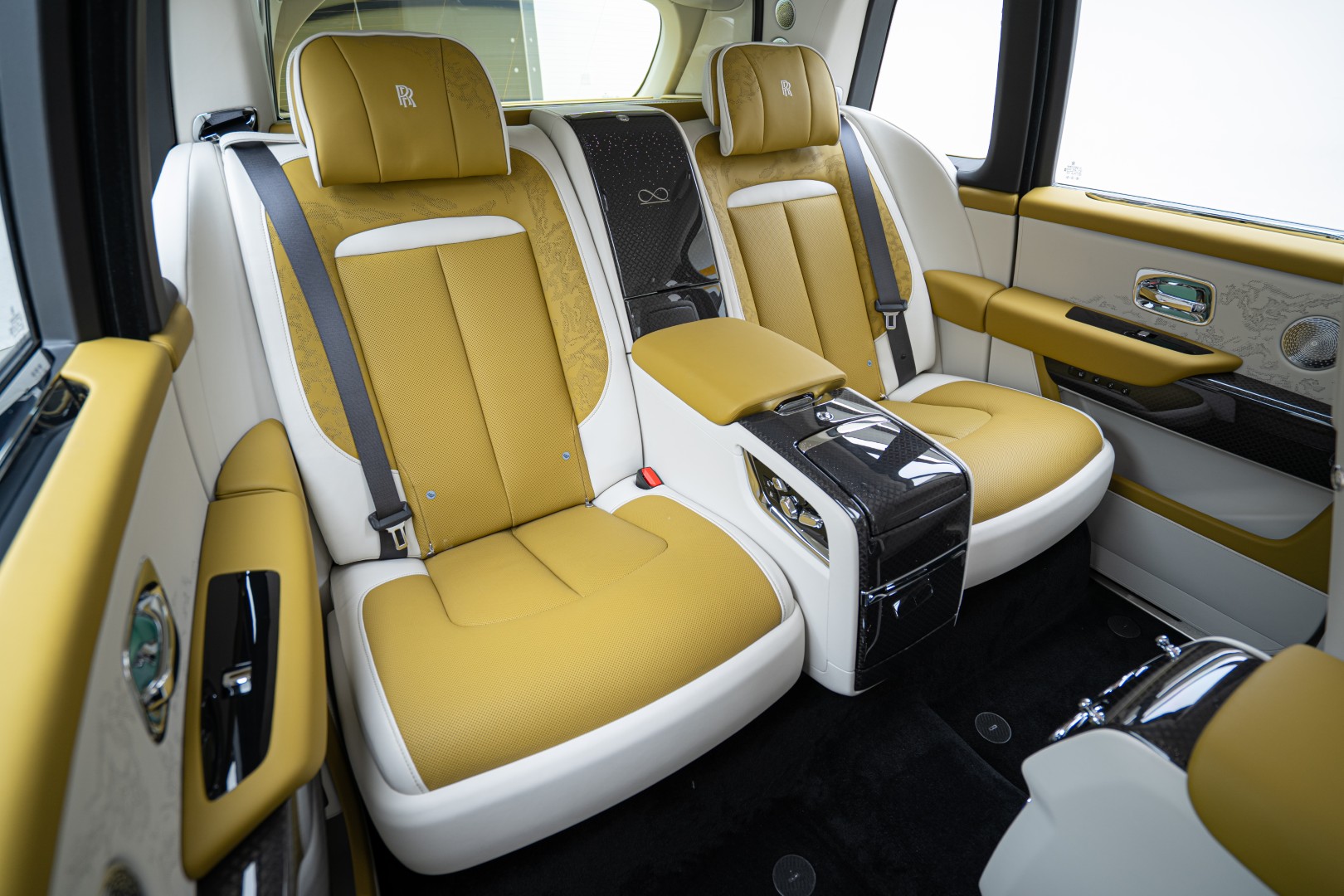 2026 ROLLS ROYCE CULLINAN BLACK BADGE | GCC | WARRANTY SERVICE | TOP SPEC